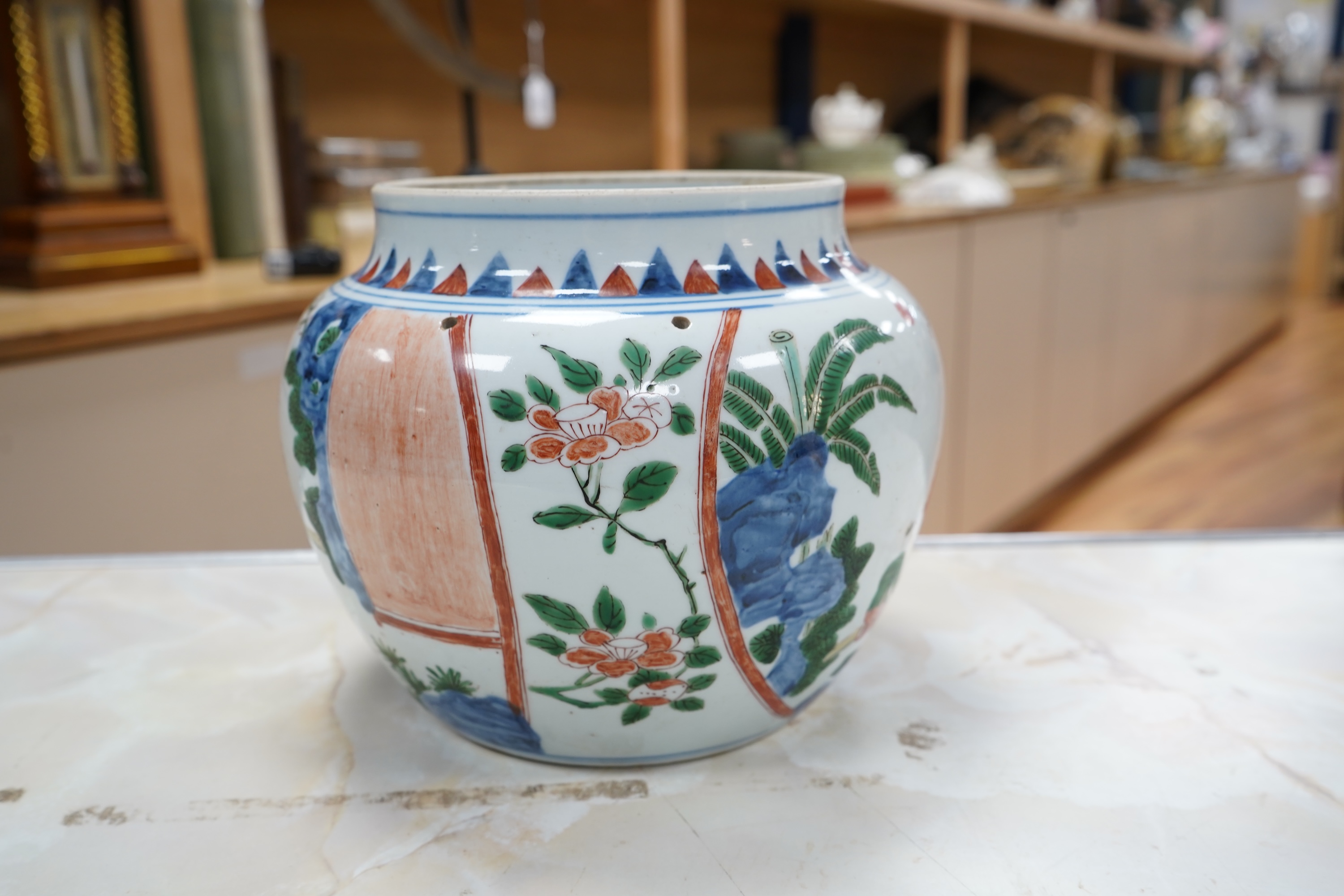 A Chinese famille rose jardiniere, 9cm high